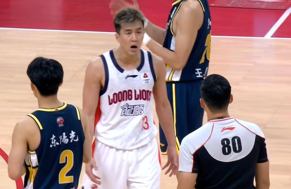 28quan今夜CBA常规赛焦点战；费城76人官宣签约；气氛紧张；更衣室氛围转暖的简单介绍